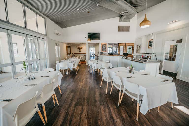 Banana Hotel Motel, 12-20 Bowen Street Banana QLD 4702 - Image 2