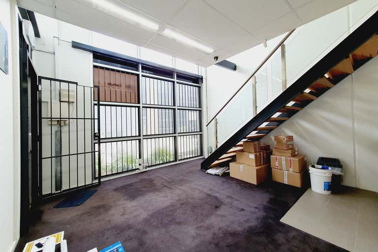 2/9 Woolboard Road Port Melbourne VIC 3207 - Image 3