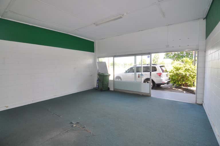 1/209 Ingham Road West End QLD 4810 - Image 2