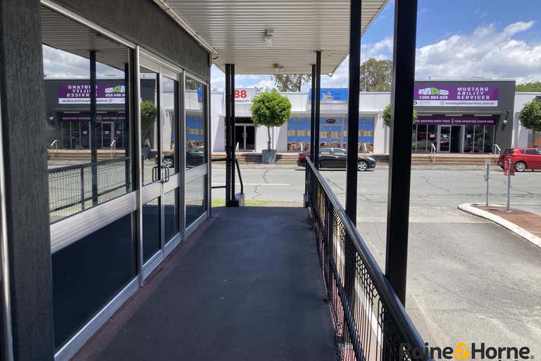 30/100 Brisbane Road Labrador QLD 4215 - Image 2