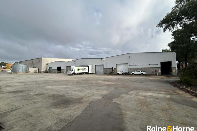 1/74 Mildura Street Fyshwick ACT 2609 - Image 2