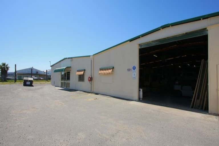 2/1 Pratt Street Maddington WA 6109 - Image 2