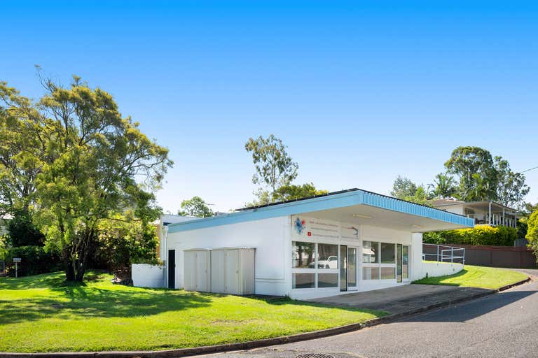 19 Valance Street Oxley QLD 4075 - Image 2