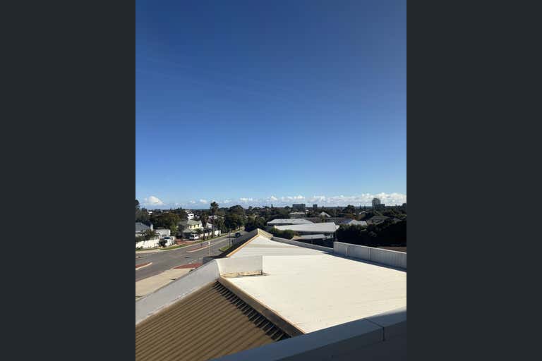 4/166 Brighton Road Scarborough WA 6019 - Image 3