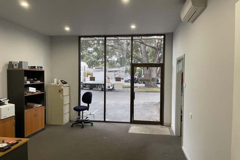 Unit 4, 76 RUSHDALE STREET Knoxfield VIC 3180 - Image 2