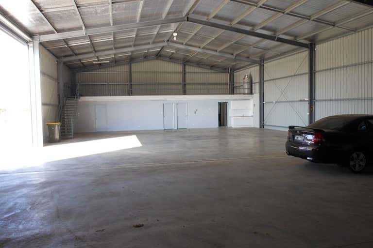 3/3 Williams Circuit Dubbo NSW 2830 - Image 2