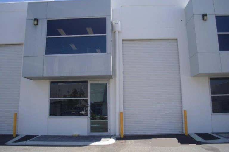 2/17 Caloundra Rd Clarkson WA 6030 - Image 2