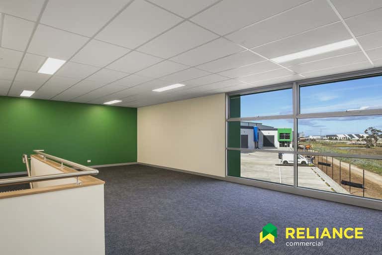 5/17 Felstead Drive Truganina VIC 3029 - Image 2