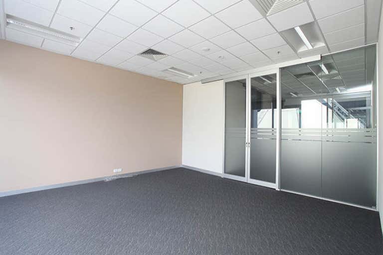 204/441 Docklands Drive Docklands VIC 3008 - Image 4