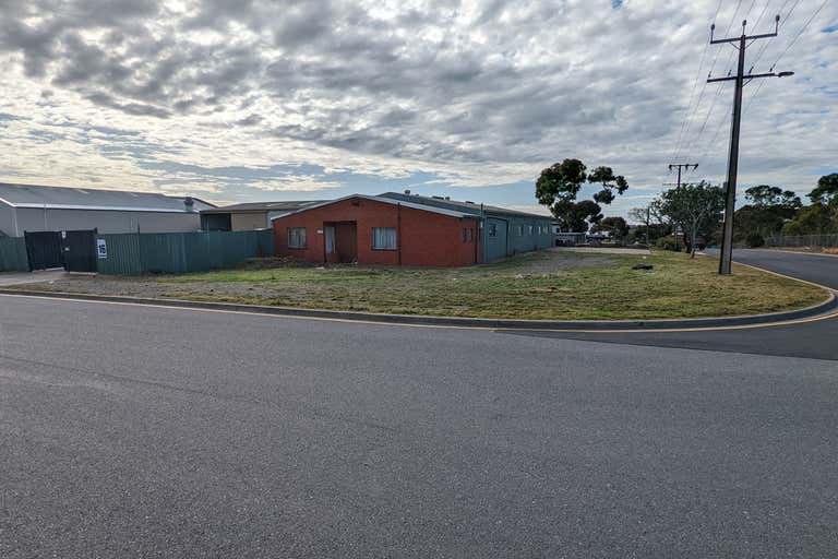 16 Krawarri Street Lonsdale SA 5160 - Image 1