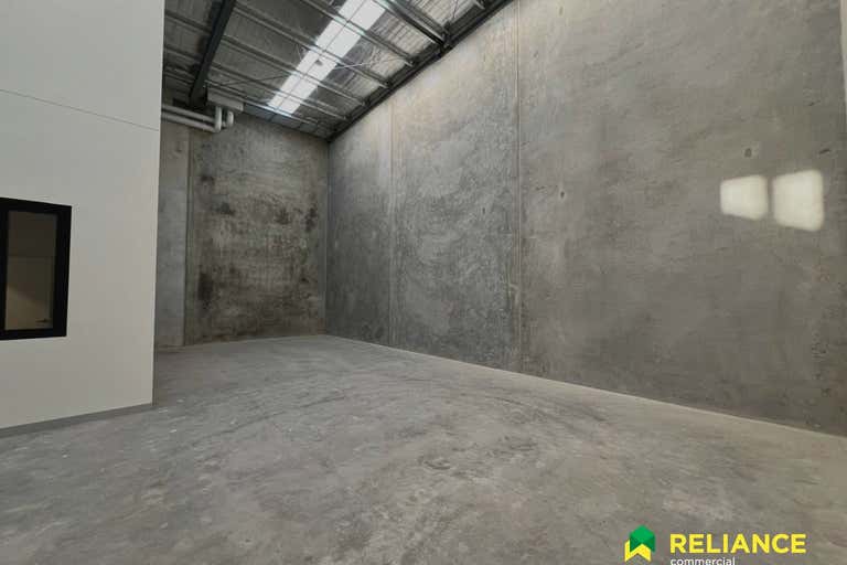 7/32 Rockfield Way Ravenhall VIC 3023 - Image 2