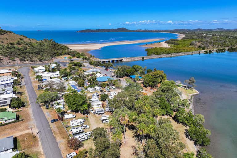 11 Causeway Esplanade Causeway Lake QLD 4703 - Image 1