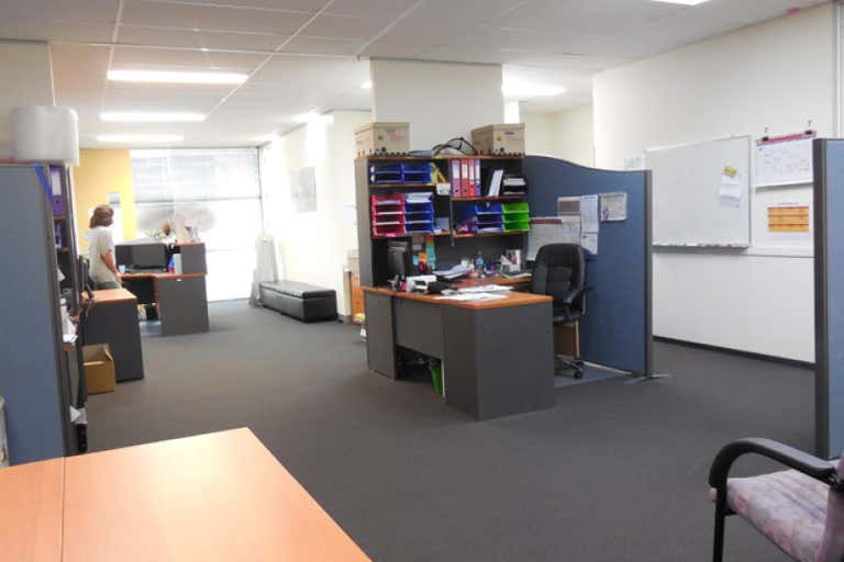 8/21 Howleys Road Notting Hill VIC 3168 - Image 4