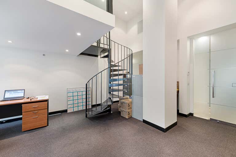 816/1 Queens Road Melbourne VIC 3004 - Image 2