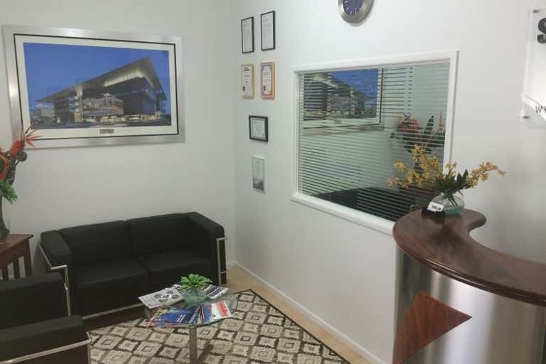 8/109 West Burleigh Road Burleigh Waters QLD 4220 - Image 1