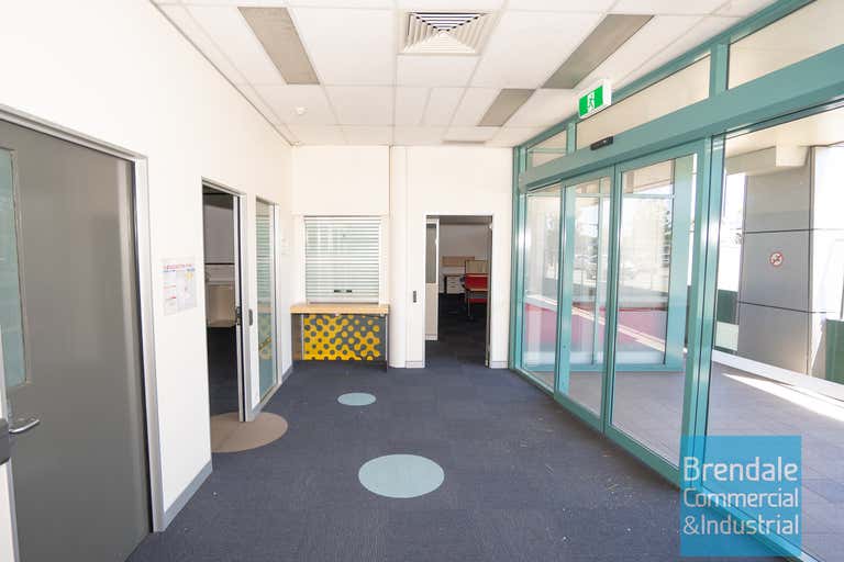 9&10, 454-458 Gympie Rd Strathpine QLD 4500 - Image 4