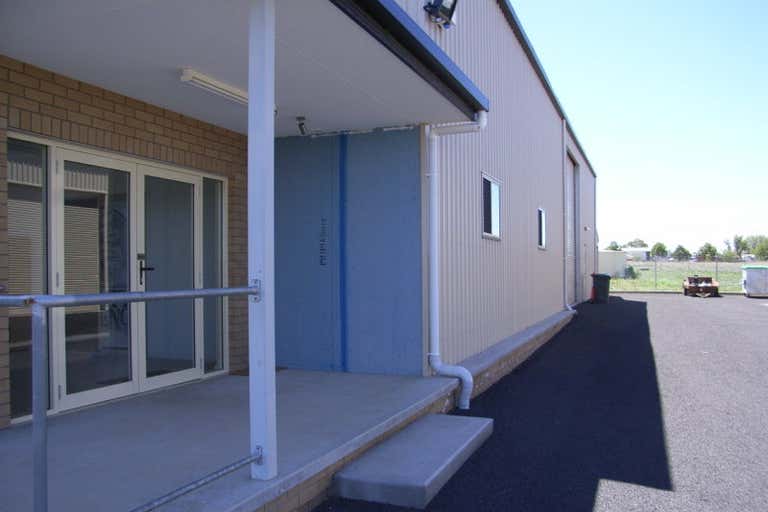 Unit 1, 28 Salesyard Rd Parkes NSW 2870 - Image 3