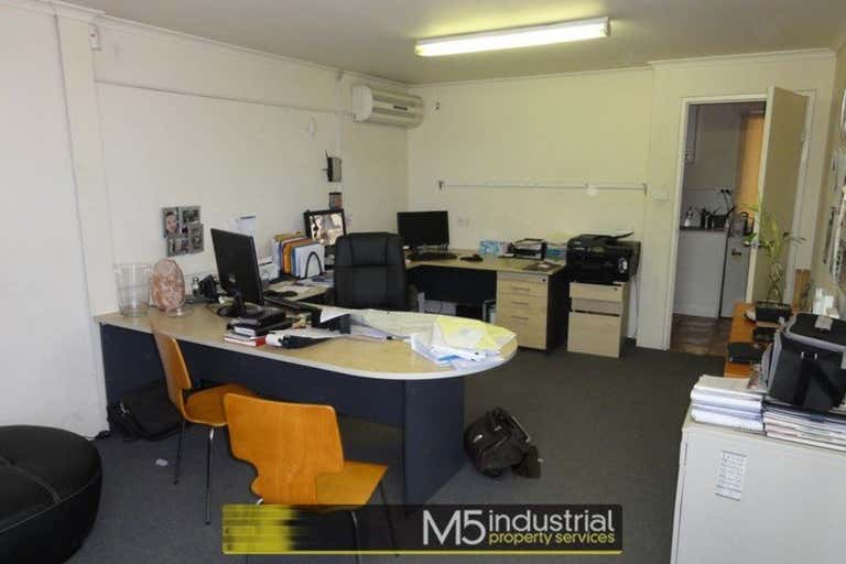 3/4 Pat Devlin Close Chipping Norton NSW 2170 - Image 4