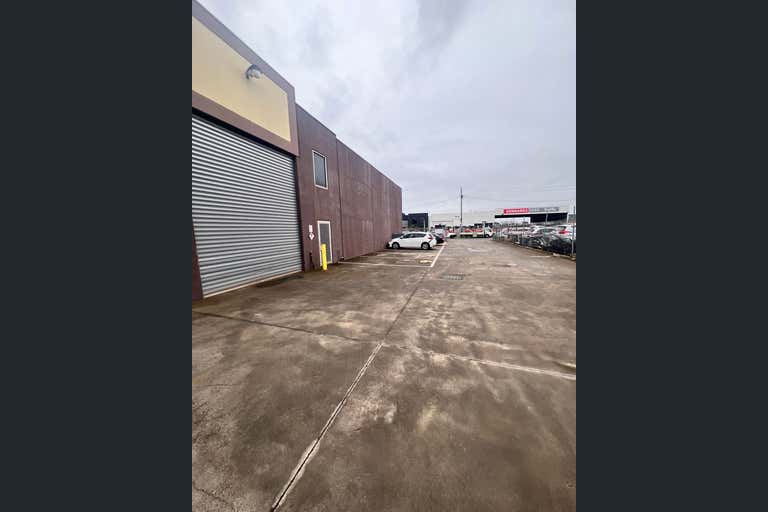 4/3 Everaise Court Laverton North VIC 3026 - Image 2