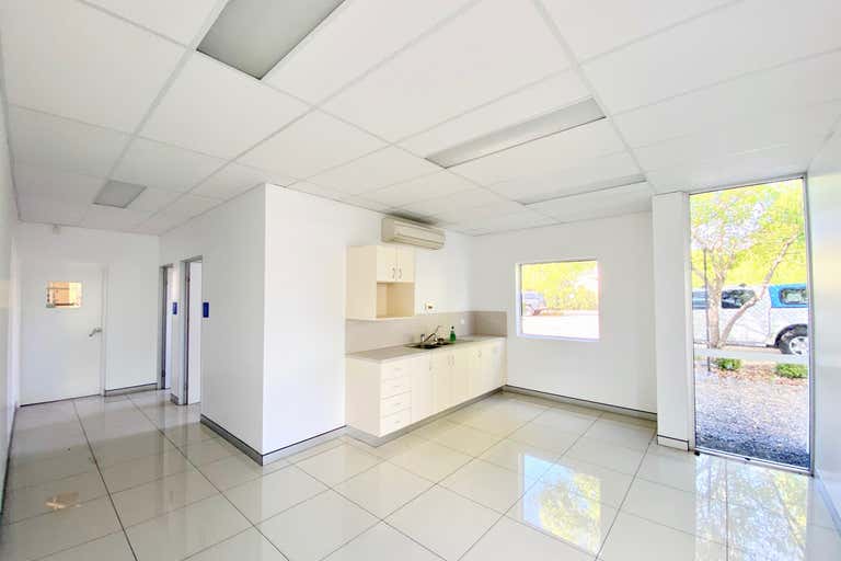 25 Jay Street Mount St John QLD 4818 - Image 4