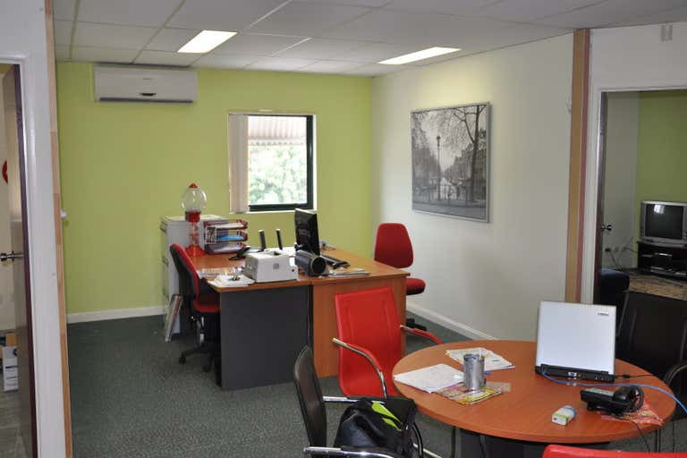 Oxenford Square, Suite 22, 100-106 Old Pacific Highway Oxenford QLD 4210 - Image 3