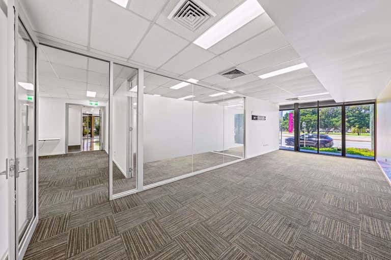 1/146 Bundall Road Bundall QLD 4217 - Image 4