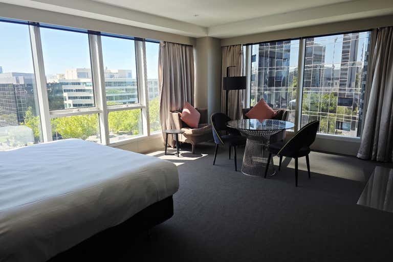 906/452 St Kilda Road Melbourne VIC 3004 - Image 2