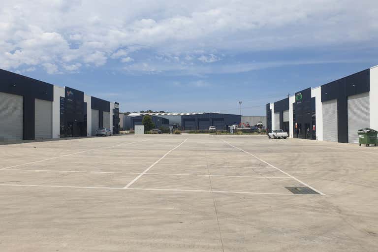 4/7 Sharnet Circuit Pakenham VIC 3810 - Image 2