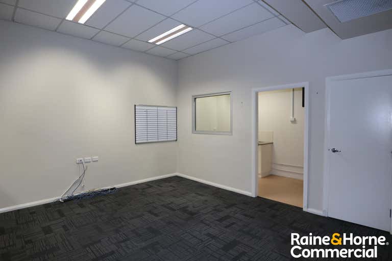 4/46-52 Baylis Street Wagga Wagga NSW 2650 - Image 2