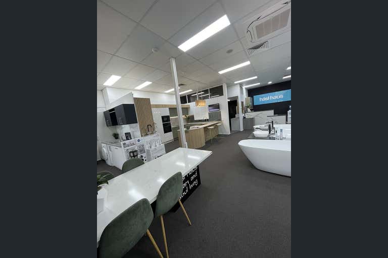 1A/95 Ashmore Road, Bundall, QLD 4217 Showroom & Large Format Retail