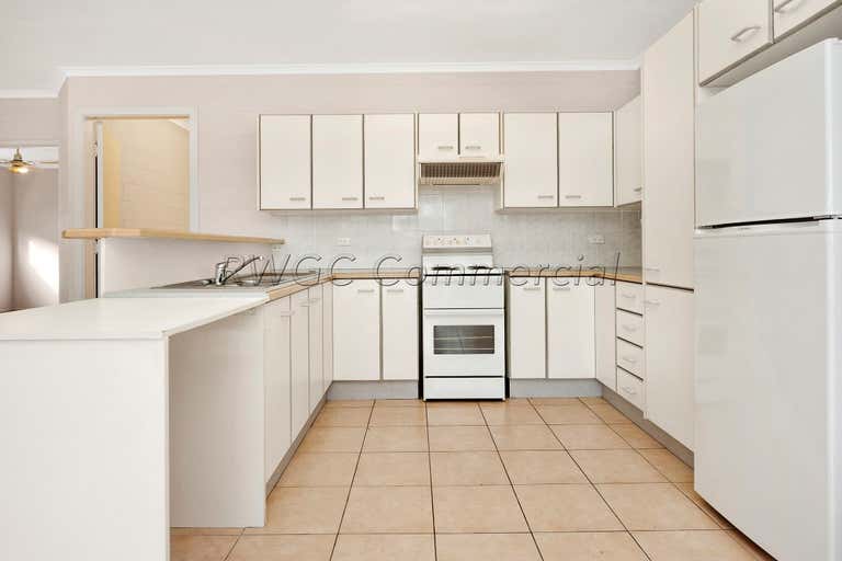 1/18 Hutchinson Street Burleigh Heads QLD 4220 - Image 3