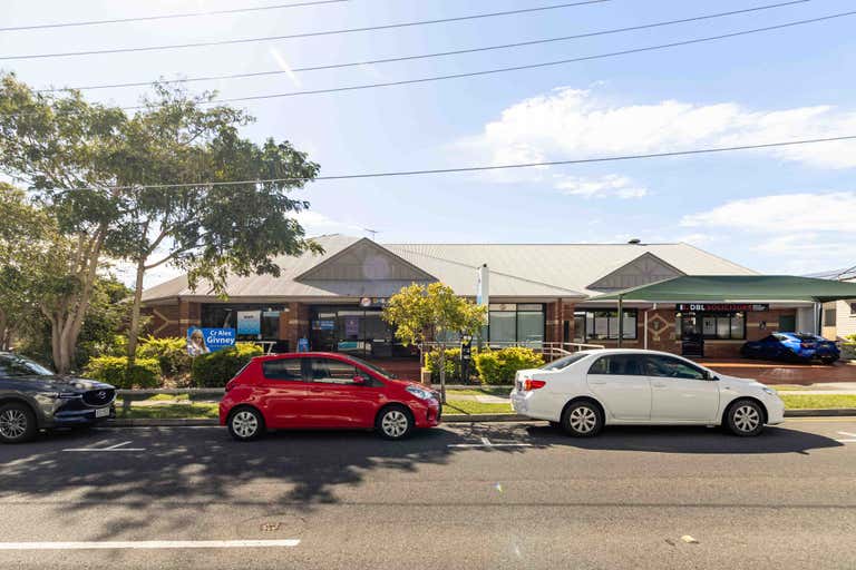 212 Bay Terrace Wynnum QLD 4178 - Image 2