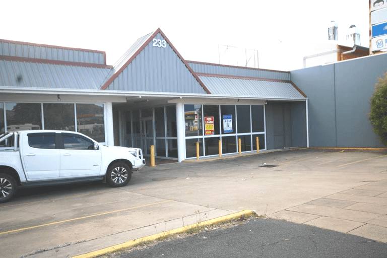 2/233 Musgrave Street Berserker QLD 4701 - Image 1