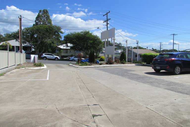42 Toolooa Street Gladstone Central QLD 4680 - Image 2