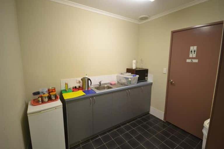 Unit 2, 32 Robinson Avenue Belmont WA 6104 - Image 4