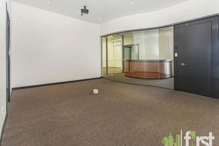 2/2 Manning Street South Brisbane QLD 4101 - Image 2