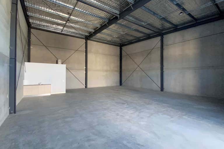 Unit 2, 103 Stenhouse Drive Cameron Park NSW 2285 - Image 2