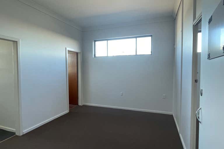 Level 1, Suite 5/129 John Street Singleton NSW 2330 - Image 2