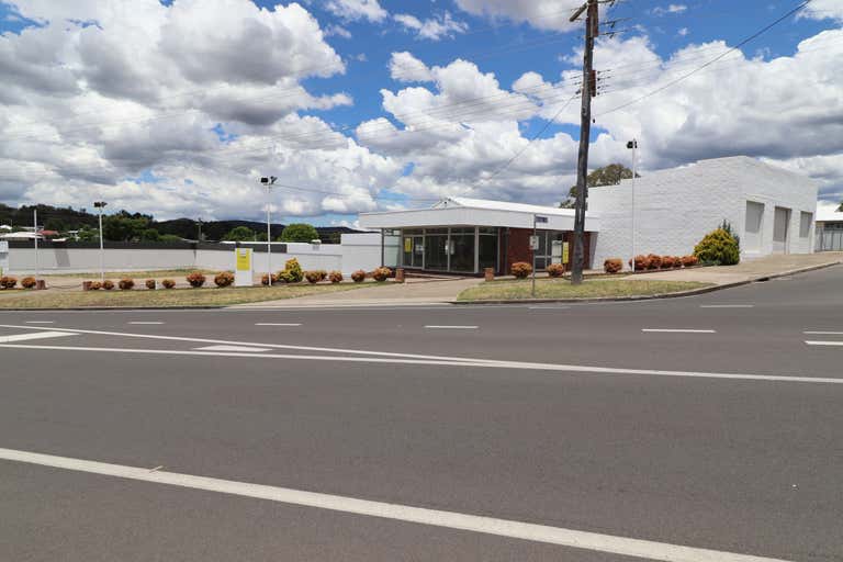 Tenancy 2, 1-7 Wallangarra Road Stanthorpe QLD 4380 - Image 4