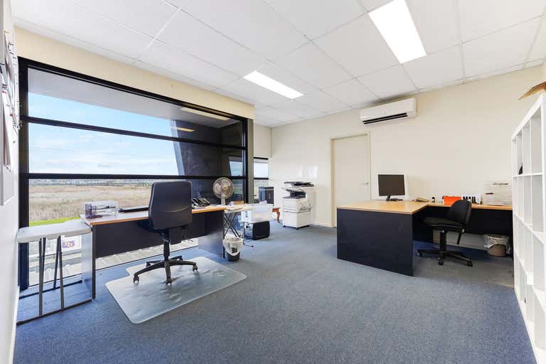 Unit 2, 54-56 Centre Road Hallam VIC 3803 - Image 4