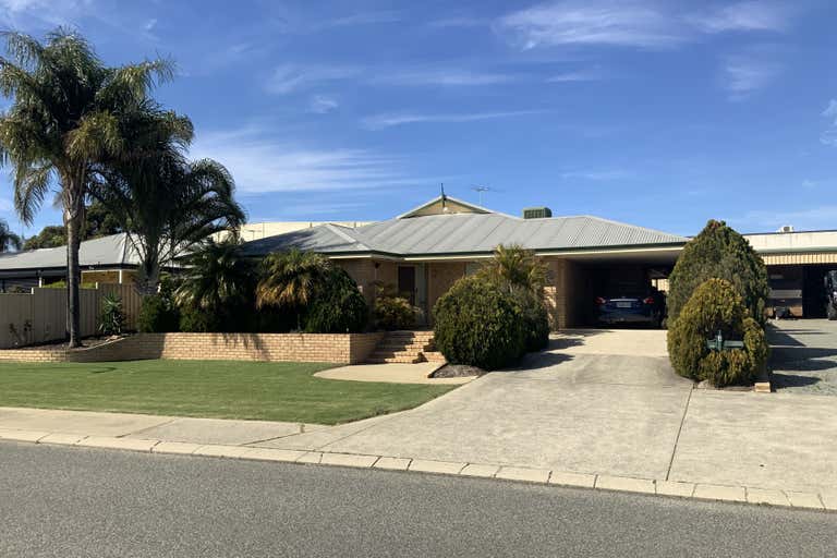 4 Lakewook Cove Kenwick WA 6107 - Image 2