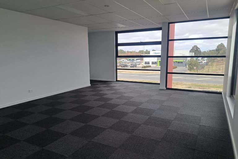 6/32 Saleyards Road Kyneton VIC 3444 - Image 2