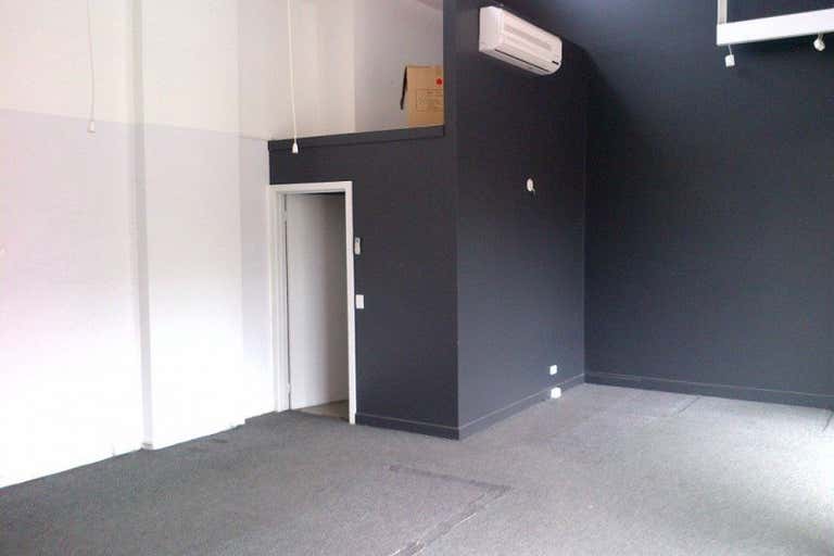 2/285 Bay Street Port Melbourne VIC 3207 - Image 2