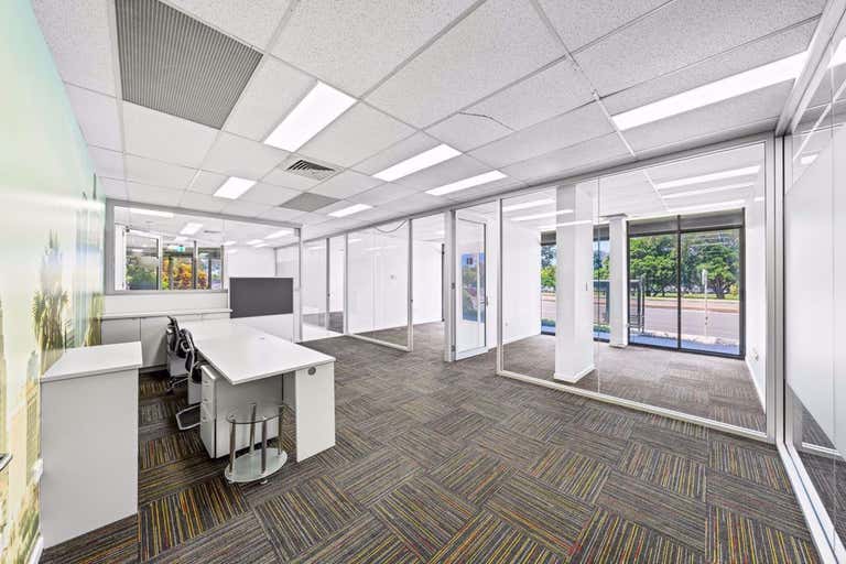 1/146 Bundall Road Bundall QLD 4217 - Image 3