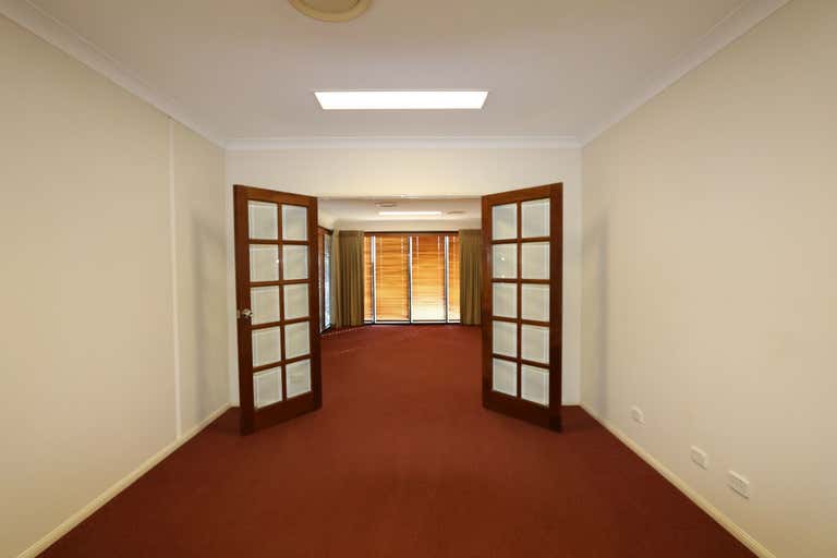 1/18-20 Dover Drive Burleigh Heads QLD 4220 - Image 4