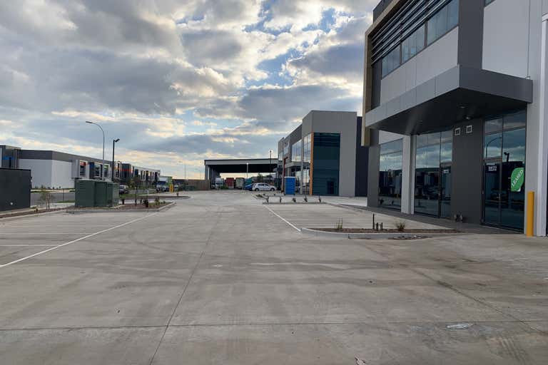 3/2 Infinity Drive Truganina VIC 3029 - Image 3