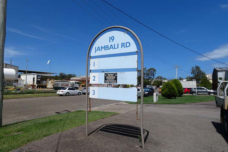 (L) Unit 4, 19 Jambali Road Port Macquarie NSW 2444 - Image 2