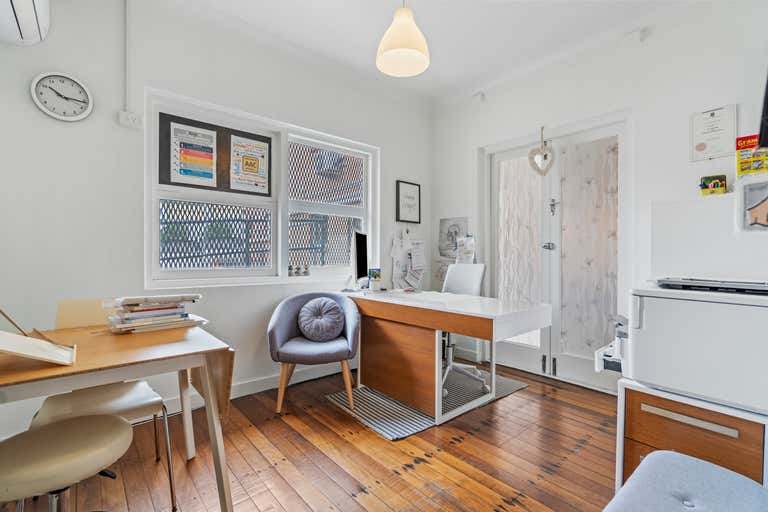 2/194 Cavendish Road Coorparoo QLD 4151 - Image 1