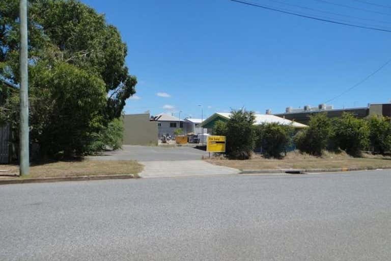 14 Short Street South Gladstone QLD 4680 - Image 2