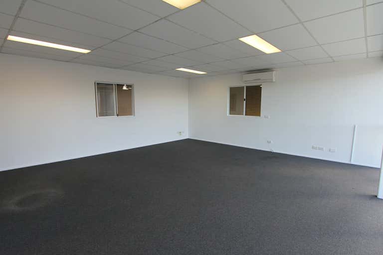 Unit 3, 5 Harbord Road Campbelltown NSW 2560 - Image 4